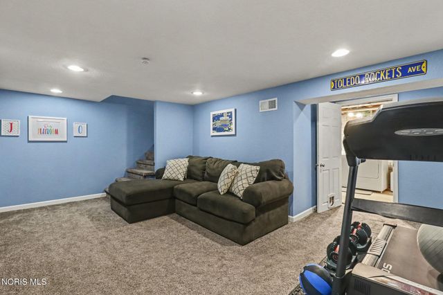 3664 Woodspring Road, Sylvania, OH 43560