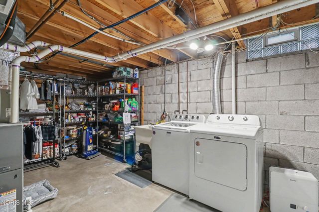 3664 Woodspring Road, Sylvania, OH 43560