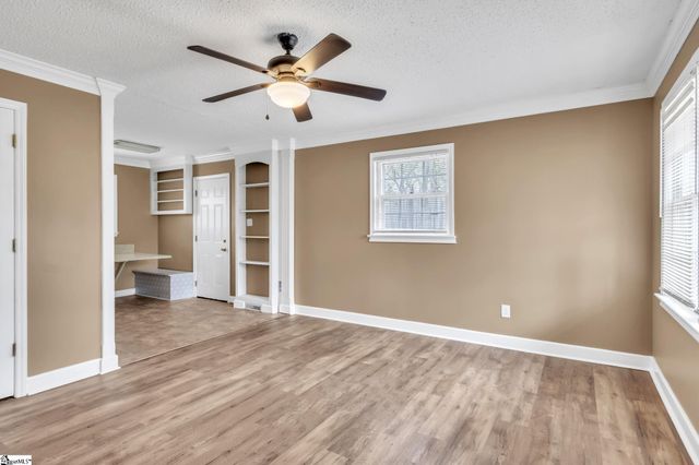 201 Knighton Drive, Wellford, SC 29385