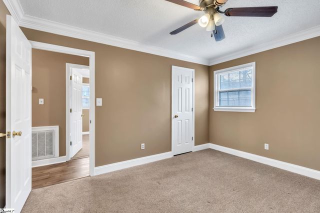 201 Knighton Drive, Wellford, SC 29385