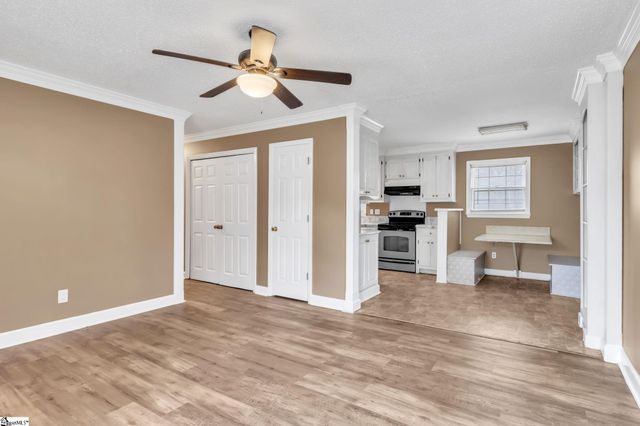 201 Knighton Drive, Wellford, SC 29385