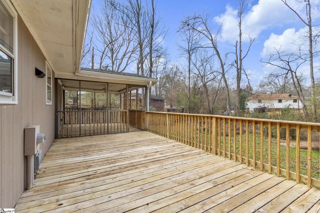 201 Knighton Drive, Wellford, SC 29385