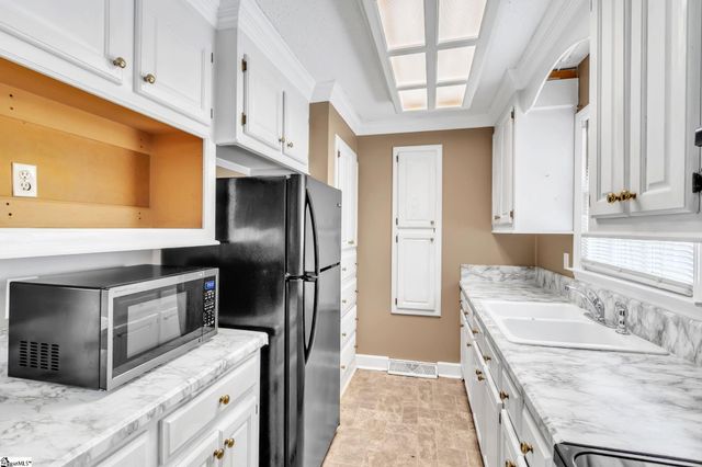 201 Knighton Drive, Wellford, SC 29385