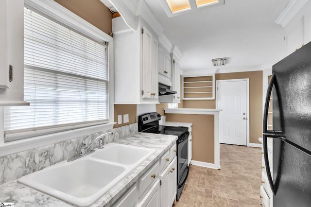 201 Knighton Drive, Wellford, SC 29385