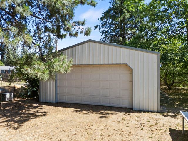 1516 W Arabian Ave, Colbert, WA 99005