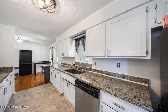 249 Indiana Trail, Radcliff, KY 40160