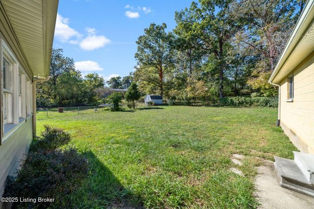 249 Indiana Trail, Radcliff, KY 40160