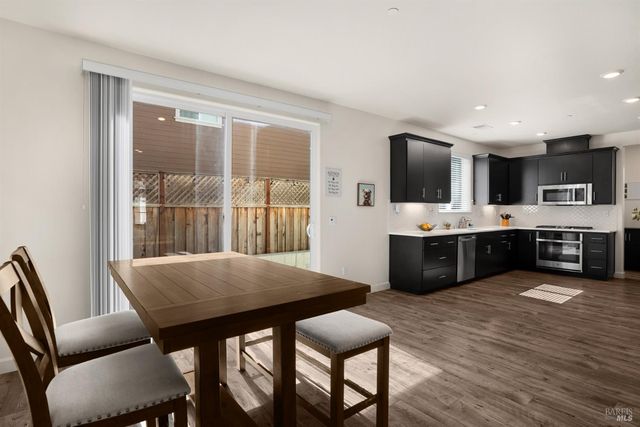 7465 Walker Way, Rohnert Park, CA 94928