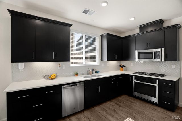 7465 Walker Way, Rohnert Park, CA 94928