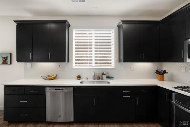 7465 Walker Way, Rohnert Park, CA 94928