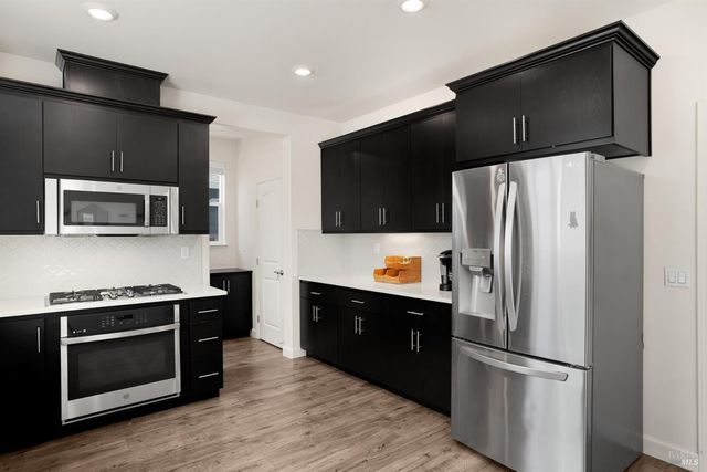 7465 Walker Way, Rohnert Park, CA 94928