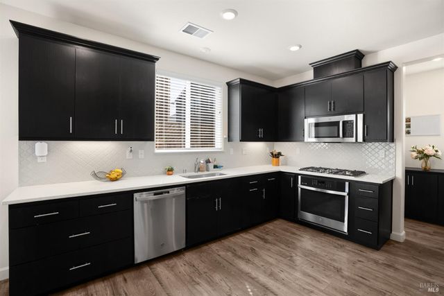 7465 Walker Way, Rohnert Park, CA 94928