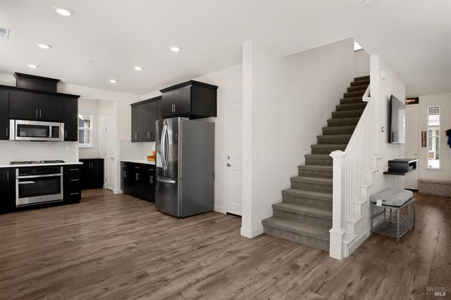 7465 Walker Way, Rohnert Park, CA 94928