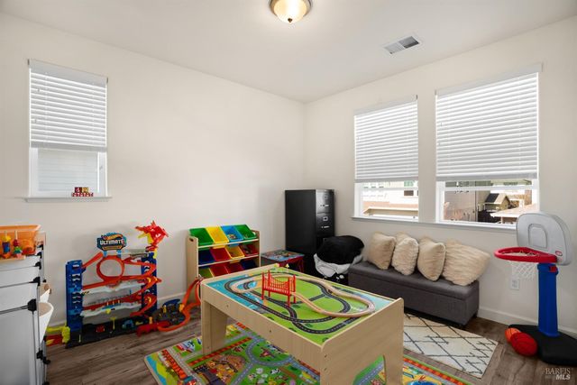 7465 Walker Way, Rohnert Park, CA 94928