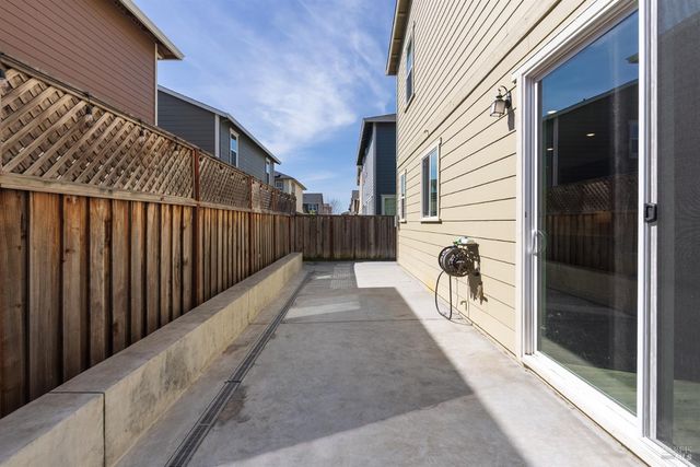 7465 Walker Way, Rohnert Park, CA 94928