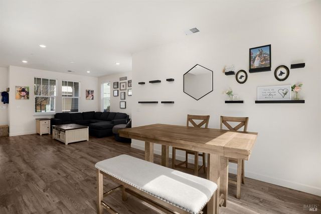 7465 Walker Way, Rohnert Park, CA 94928