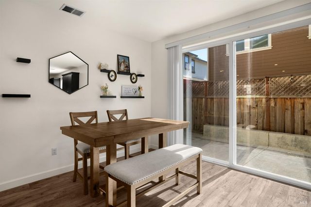 7465 Walker Way, Rohnert Park, CA 94928