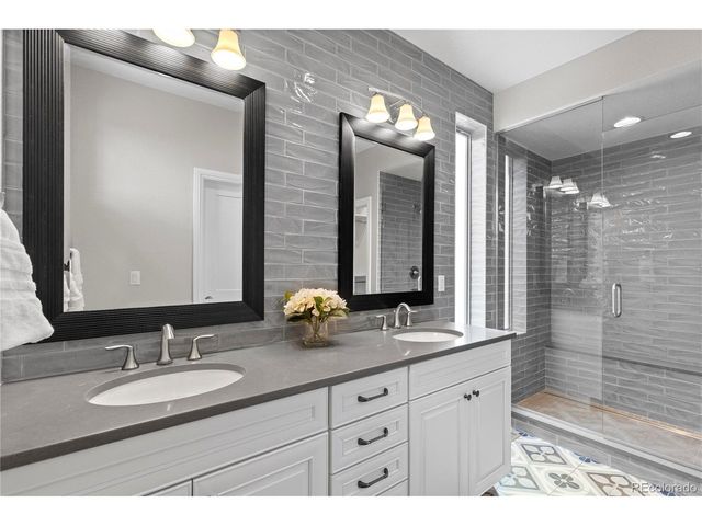 485 Meadowleaf Ln, Highlands Ranch, CO 80126