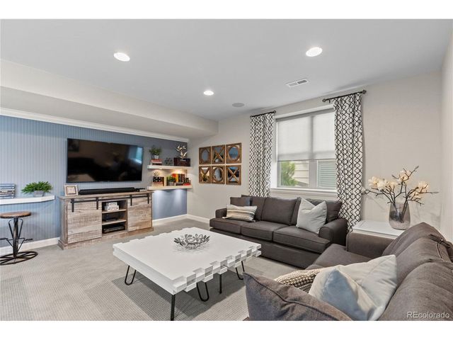 485 Meadowleaf Ln, Highlands Ranch, CO 80126