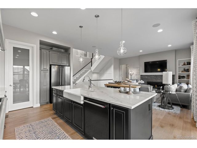 485 Meadowleaf Ln, Highlands Ranch, CO 80126