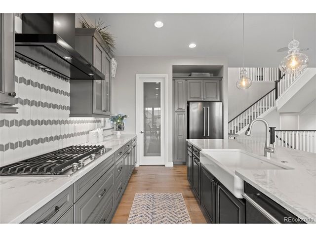 485 Meadowleaf Ln, Highlands Ranch, CO 80126