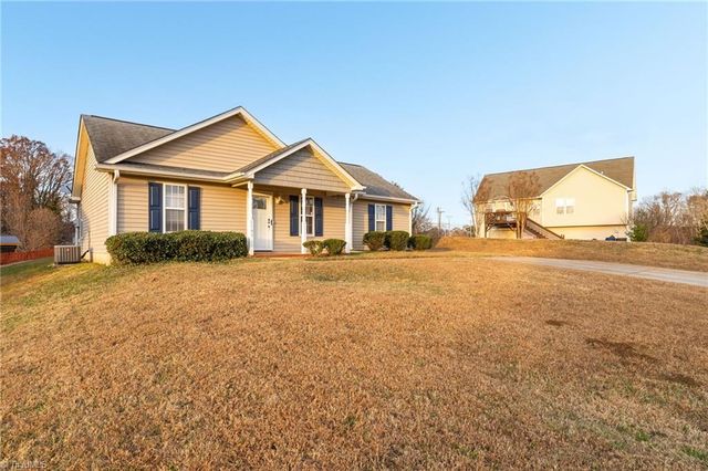 3565 Cortland Drive, Winston-salem, NC 27105