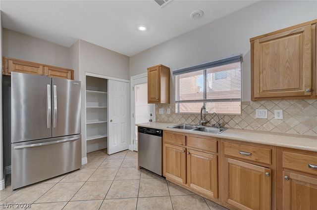 9004 Snowtrack Avenue, Las Vegas, NV 89149