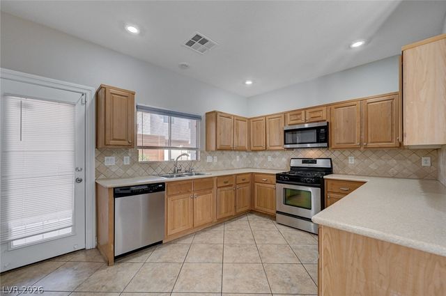 9004 Snowtrack Avenue, Las Vegas, NV 89149