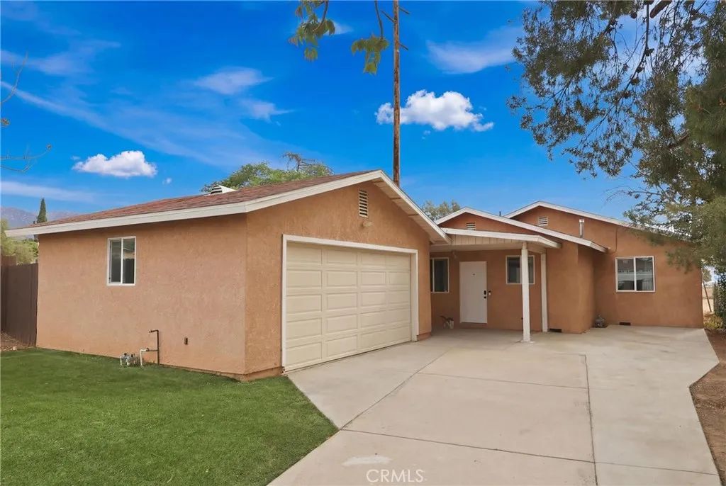 494 Drury, Banning, CA 92220