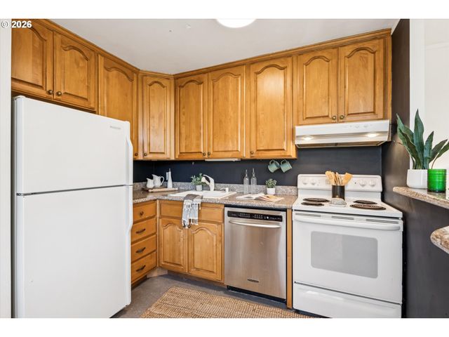 1220 Ne 17TH Ave 3D, Portland, OR 97232