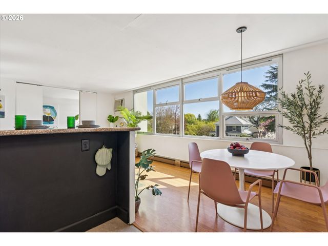 1220 Ne 17TH Ave 3D, Portland, OR 97232