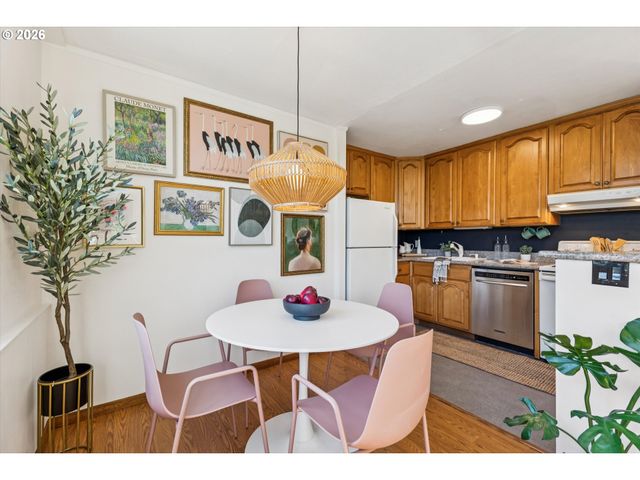1220 Ne 17TH Ave 3D, Portland, OR 97232