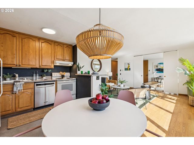 1220 Ne 17TH Ave 3D, Portland, OR 97232