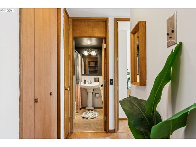 1220 Ne 17TH Ave 3D, Portland, OR 97232