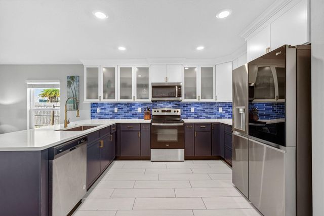 452 SE Asbury Lane, Port St Lucie, FL 34983