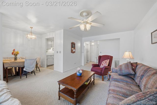 25204 Franklin Terrace 6, South Lyon, MI 48178