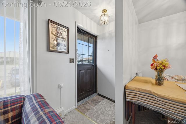 25204 Franklin Terrace 6, South Lyon, MI 48178