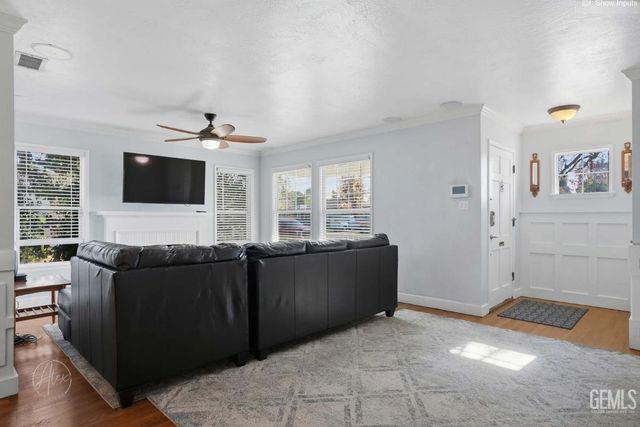 2730 Buena Vista Street, Bakersfield, CA 93304