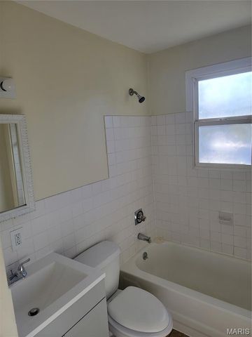 338 Saint Louis Avenue 2f, St Louis, MO 63135