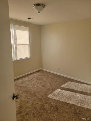 338 Saint Louis Avenue 2f, St Louis, MO 63135