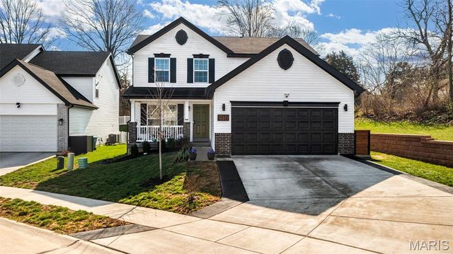 1928 Simba Circle, St Louis, MO 63125