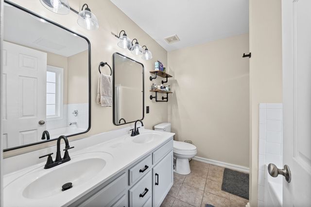 3920 Gaine Dr, Clarksville, TN 37040