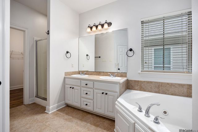 17761 H S Brignac Dr, French Settlement, LA 70733