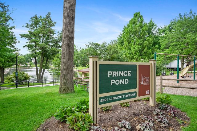 4829 Linscott Avenue, Downers Grove, IL 60515