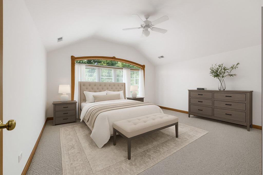 Image 31 of property listing at 4829 Linscott Avenue, Downers Grove, IL 60515