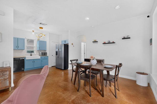 4502 Esper LN 305, Austin, TX 78725