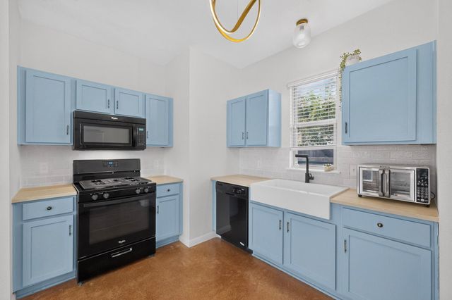 4502 Esper LN 305, Austin, TX 78725