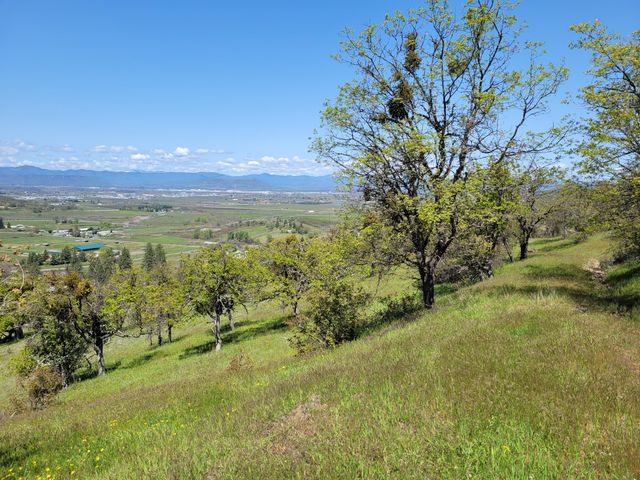 3635 High Prairie Drive, Medford, OR 97504