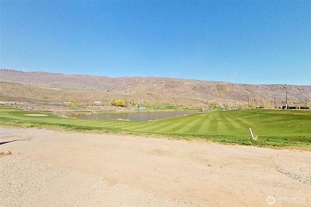 233 Saunders Avenue, Rock Island, WA 98850