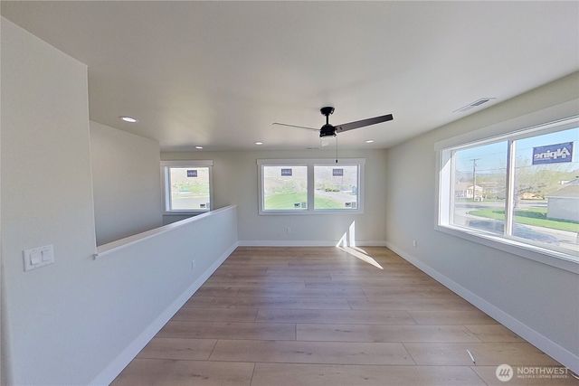 233 Saunders Avenue, Rock Island, WA 98850